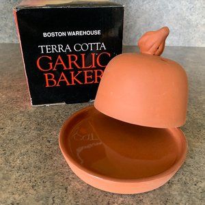 TERRA COTTA GARLIC BAKER